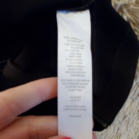 NWOT---Kensie black skirt with front sequin detail - Picture 2 of 7